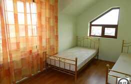 Mansarda cu 2 camere, 56.8 mp, 3 balcoane, POD de 56.8 mp, zona Primariei!