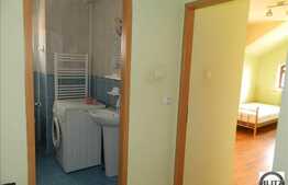 Mansarda cu 2 camere, 56.8 mp, 3 balcoane, POD de 56.8 mp, zona Primariei!