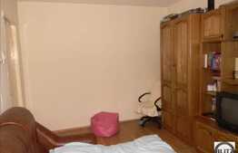 2 camere, decomandat, balcon, 43 mp, etaj intermediar, zona strazii Primaverii