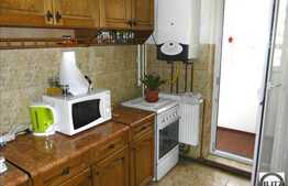 2 camere, decomandat, balcon, 43 mp, etaj intermediar, zona strazii Primaverii