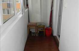 2 camere, decomandat, balcon, 43 mp, etaj intermediar, zona strazii Primaverii