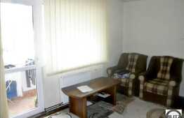 Vanzare apartament cu 3 camere, 71 mp, etaj intermediar, bloc izolat termic