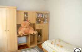 Vanzare apartament cu 3 camere, 71 mp, etaj intermediar, bloc izolat termic