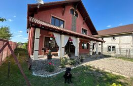Casă deosebită cu 2 intrări, teren 550 mp, Prejmer