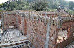 Casa 5 camere, 176mp, la rosu, Gadalin