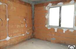 Apartament semifinisat, 3 camere, 76 mp, decomandat, 2 balcoane, zona Tauti!