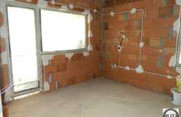 Apartament semifinisat, 3 camere, 76 mp, decomandat, 2 balcoane, zona Tauti!