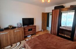 Apartament 2 camere, decomandat, 52 mp utili, aer conditionat, 2 balcoane,  2 parcari, zona Porii