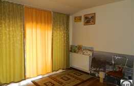 De vanzare mansarda inalta cu 2 camere, 50.2 mp, 2 balcoane, zona Porii!