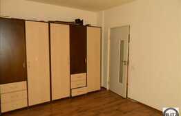 De vanzare mansarda inalta cu 2 camere, 50.2 mp, 2 balcoane, zona Porii!