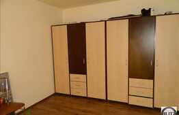 De vanzare mansarda inalta cu 2 camere, 50.2 mp, 2 balcoane, zona Porii!