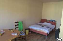 De vanzare 2 camere, 42 mp utili, balcon, zona strazii Florilor!