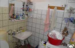 3 camere, decomandat, 71 mp utili, boxa la subsol, zona strazii Viilor!