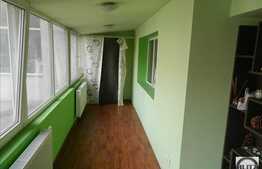 3 camere, 74 mp, decoamndat, logie 24 mp, boxa, zona strazii 21 Decembrie