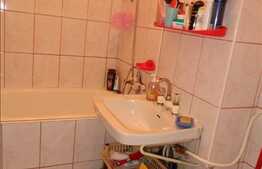 De inchiriat 1 camera, 28 mp, mobilat decent, zona Aleea Detunata!