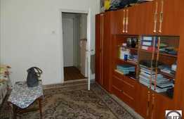 De inchiriat 1 camera, 28 mp, mobilat decent, zona Aleea Detunata!