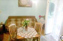 4 camere, decomandat, 77 mp utili, balcon, boxa la subsol, zona Hotel Royal!