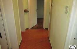 De vanzare apartament cu 3 camere, decomandat, 62 mp utili