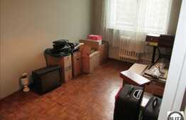 De vanzare apartament cu 3 camere, decomandat, 62 mp utili