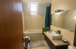 Apartament in vila, 4 camere, balcon, parcare, zona Taietura Turcului 