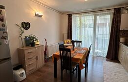 Apartament 3 camere, 70 mp, curte 50 mp, zona Vivo