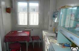 De vanzare 2 camere, 50 mp, balcon, zona Diana!