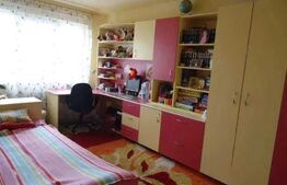 Apartament cu 4 camere, decomandat, 80 mp, etaj intermediar, zona Pietei Flora