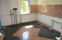 4 camere, 81 mp, decomandat, parcare, boxa la subsol, zona strazii Ciortea!