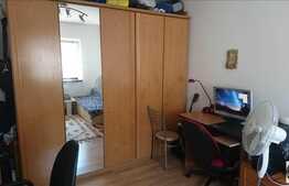 Vanzare apartament 3 camere, 55 mp, decomandat, zona strazii Uliului