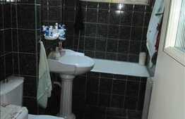 4 camere, 90.5 mp utili, decomandat, boxa la subsol, zona strazii Fantanele!