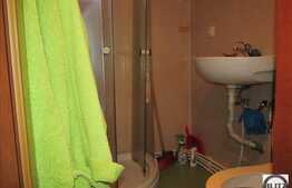 Garsoniera, 23 mp, boxa la subsol, imobil de tip casa/vila, zona strazii Paris!