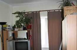 3 camere, decomandat, 64 mp, etaj intermediar, balcon, zona Calea Floresti