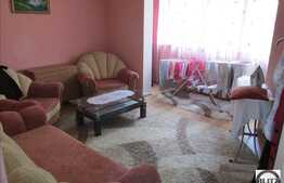 Vanzare 3 camere, decomandat, 63 mp, balcon, boxa, zona Complexului Sirena