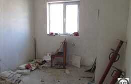 De vanzare mansarda cu 1 camera, 42 mp, decomandat!