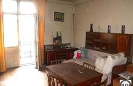 Vanzare apartament cu 3 camere si loc parcare, orientare E-V