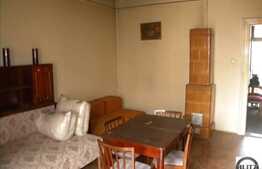 Vanzare apartament cu 3 camere si loc parcare, orientare E-V