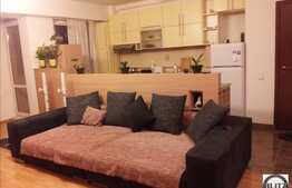 Vanzare apartament cu 3 camere , loc parcare, zona Dorobantilor, boxa la subsol