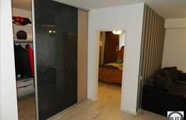 Vanzare apartament cu 2 camere, cu terasa si 2 locuri parcare, orientare S-V