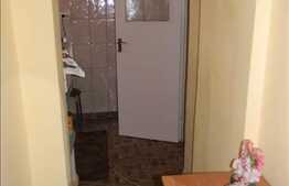 2 camere, 52 mp, decomandat, etaj intermediar, 1 balcon, zona Calea Floresti