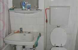 3 camere, 67 mp, boxa la subsol, logie 5 mp, izolat, zona strazii Primaverii