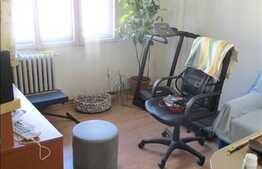 Vanzare 4 camere, 82 mp, decomandat, 1 balcon, zona Calea Floresti