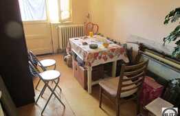 Vanzare 4 camere, 82 mp, decomandat, 1 balcon, zona Calea Floresti