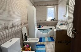 Apartament 3 camere, modern, 70 mp, 2 bai, parcare, zona Cetatii 