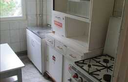 De inchiriat apartament 3 camere, semidecomandat, ideal pentru studenti