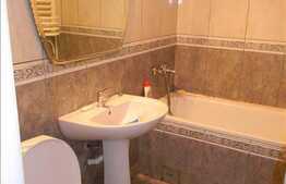 3 camere, 70 mp, decomandat, balcon, zona Parcul Central!