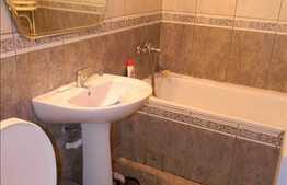 3 camere, 70 mp, decomandat, balcon, zona Parcul Central!