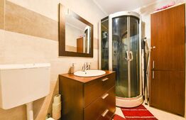 Apartament 3 camere, 59mp, doua parcari incluse, zona Centrala