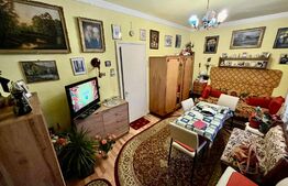 Apartament la casa, 2 camere, 55mp, decomandat, gradina, 2 bai, parcare, zona Centrala