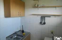 De vanzare garsoniera, 21 mp, zona Hotel Royal!