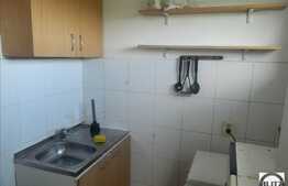 De vanzare garsoniera, 21 mp, zona Hotel Royal!